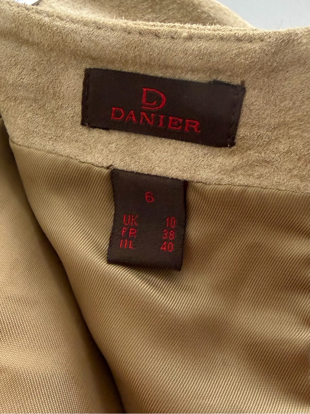 Vintage Danier Embroidered Beaded Genuine Suede Skirt Boho Western Size 6 - Picture 5 of 16
